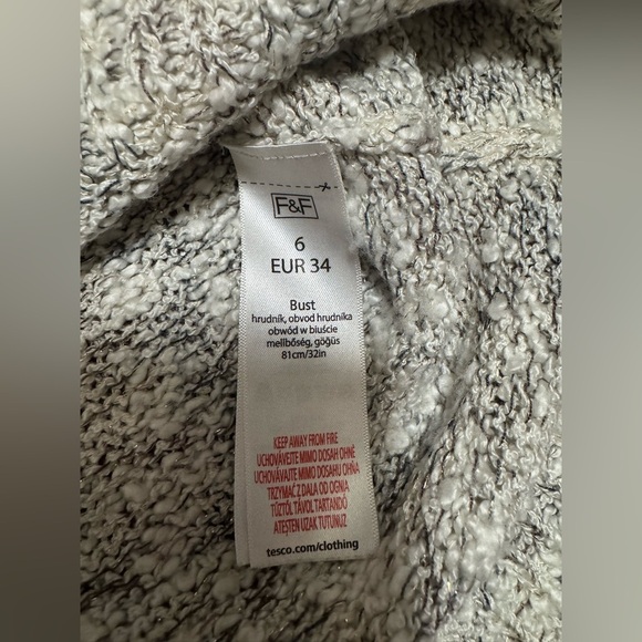 F&F Cozy Gray Knit Sweater - Picture 2 of 4